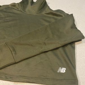 Women’s new balance cropped sweater NWOT